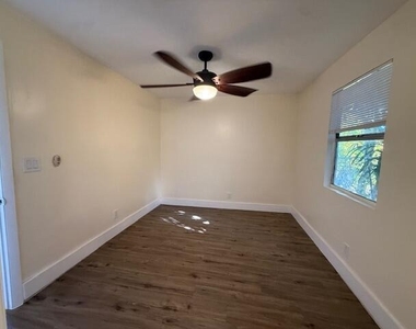 904 4th Street - Photo Thumbnail 15