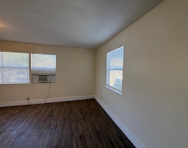 904 4th Street - Photo Thumbnail 27