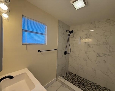 904 4th Street - Photo Thumbnail 12