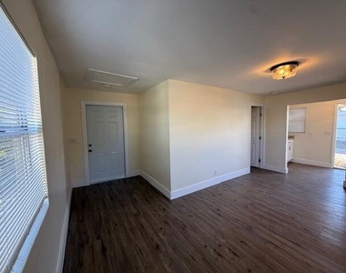 904 4th Street - Photo Thumbnail 19