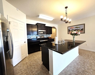 1440 Lexington Square Sw - Photo Thumbnail 8