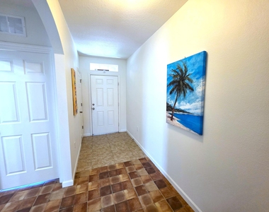 1440 Lexington Square Sw - Photo Thumbnail 2