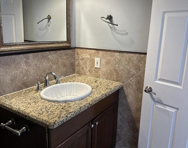 619 37th Street - Photo Thumbnail 13
