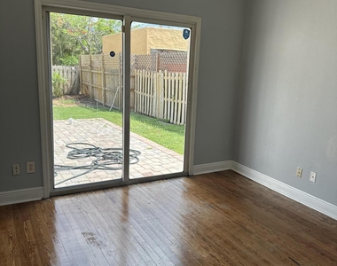 619 37th Street - Photo Thumbnail 17