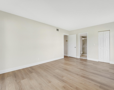 6489 Chasewood Drive - Photo Thumbnail 14