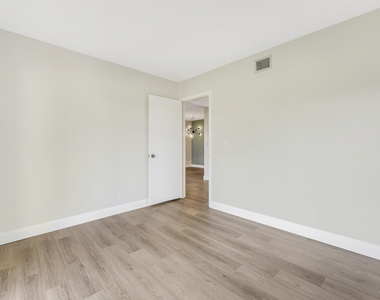 6489 Chasewood Drive - Photo Thumbnail 18