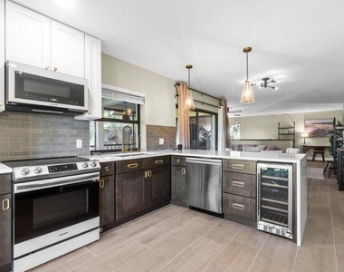 17138 Waterbend Drive - Photo Thumbnail 10
