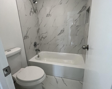 4129 Nw 88th Avenue - Photo Thumbnail 3