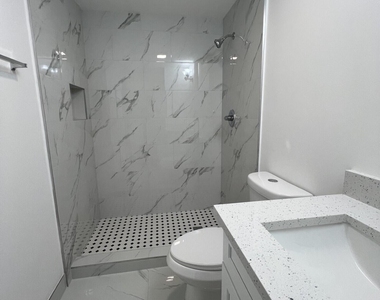 4129 Nw 88th Avenue - Photo Thumbnail 2