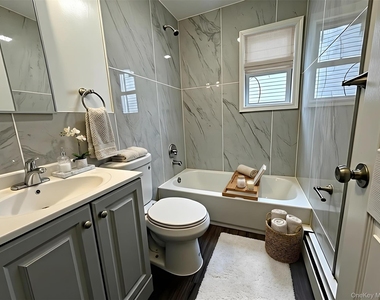 210 Wellington Street - Photo Thumbnail 10