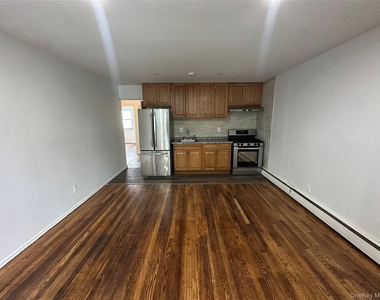 210 Wellington Street - Photo Thumbnail 1