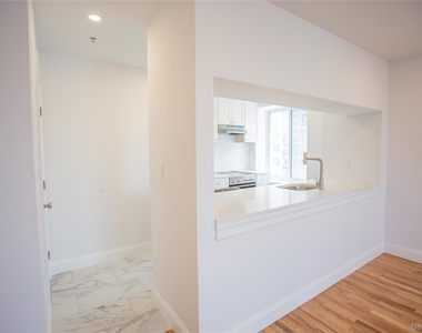 10 Franklin Boulevard - Photo Thumbnail 5