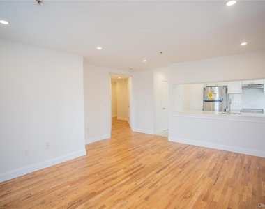 10 Franklin Boulevard - Photo Thumbnail 8