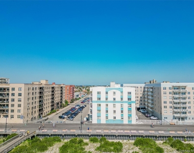10 Franklin Boulevard - Photo Thumbnail 13