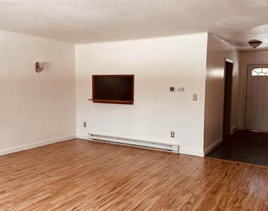 881 Albany Post Road - Photo Thumbnail 1