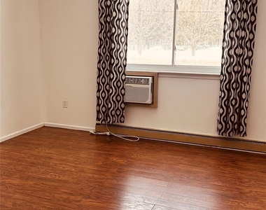 881 Albany Post Road - Photo Thumbnail 11