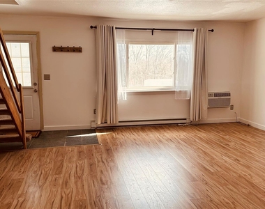 881 Albany Post Road - Photo Thumbnail 3