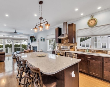300 Fiddler Lane - Photo Thumbnail 2