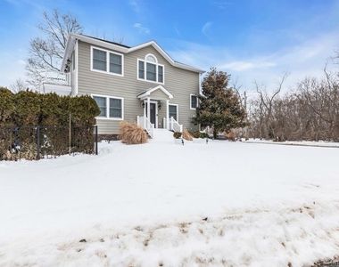 300 Fiddler Lane - Photo Thumbnail 1