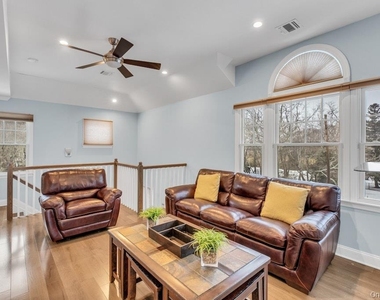300 Fiddler Lane - Photo Thumbnail 11