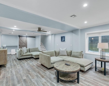 300 Fiddler Lane - Photo Thumbnail 23