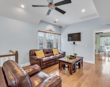 300 Fiddler Lane - Photo Thumbnail 12