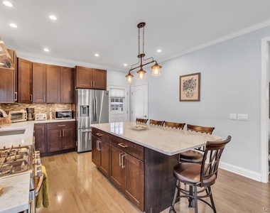 300 Fiddler Lane - Photo Thumbnail 4