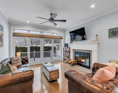 300 Fiddler Lane - Photo Thumbnail 7