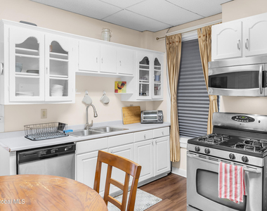 2209 15th Street - Photo Thumbnail 5