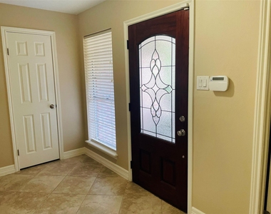 3310 Glen Spring Drive - Photo Thumbnail 2
