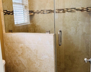 3310 Glen Spring Drive - Photo Thumbnail 13