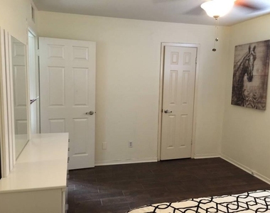 3942 W Alabama Street - Photo Thumbnail 6