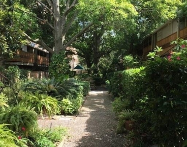 3942 W Alabama Street - Photo Thumbnail 14