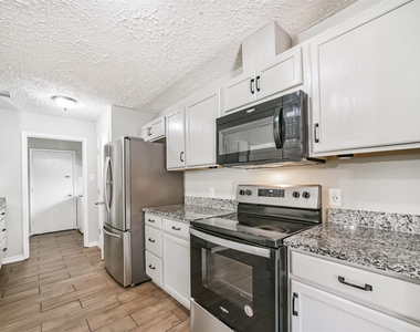 22203 Fincastle Drive - Photo Thumbnail 13