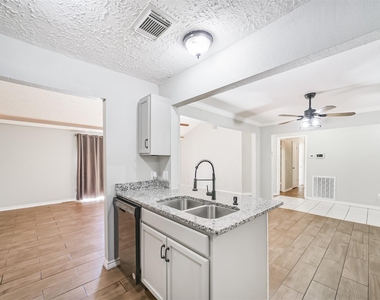22203 Fincastle Drive - Photo Thumbnail 11