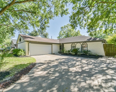 22203 Fincastle Drive - Photo Thumbnail 2