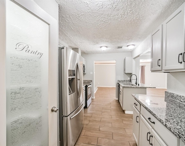 22203 Fincastle Drive - Photo Thumbnail 15