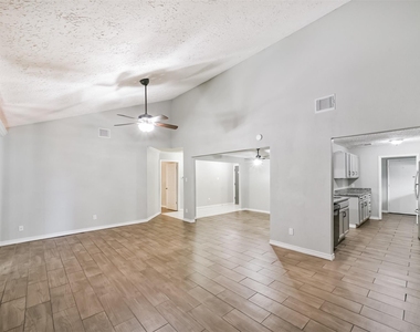 22203 Fincastle Drive - Photo Thumbnail 6
