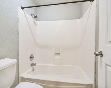22203 Fincastle Drive - Photo Thumbnail 32