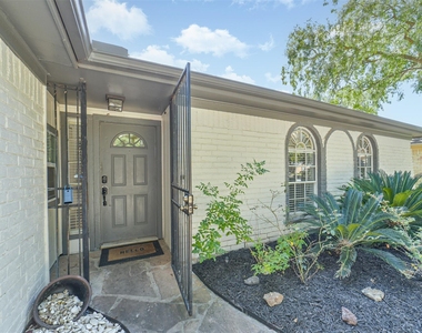 22203 Fincastle Drive - Photo Thumbnail 3