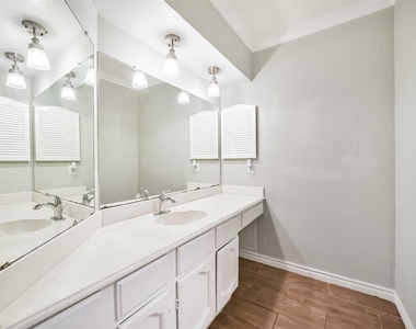 22203 Fincastle Drive - Photo Thumbnail 31