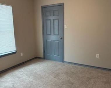 4346 Phlox Street - Photo Thumbnail 8