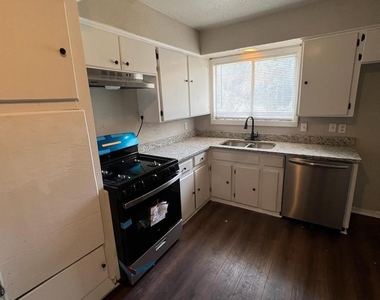 9306 St Lo Road - Photo Thumbnail 4