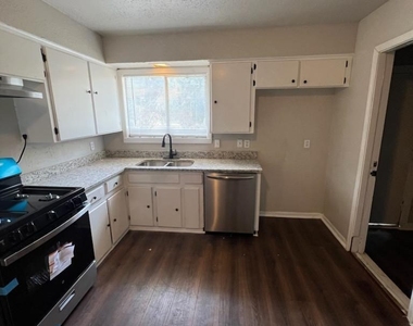 9306 St Lo Road - Photo Thumbnail 3