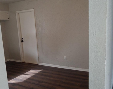 9306 St Lo Road - Photo Thumbnail 5