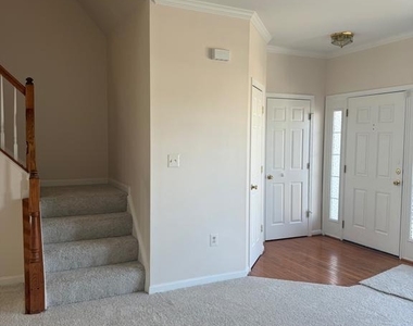 144 Keating Circle - Photo Thumbnail 8
