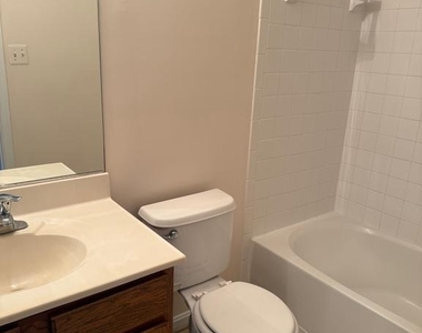 144 Keating Circle - Photo Thumbnail 11