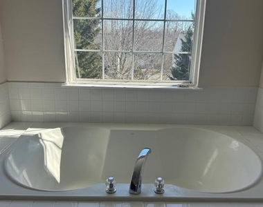 144 Keating Circle - Photo Thumbnail 6