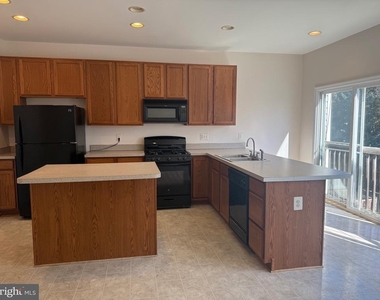 144 Keating Circle - Photo Thumbnail 3