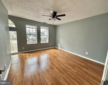 2015 S Lincoln Street S - Photo Thumbnail 18
